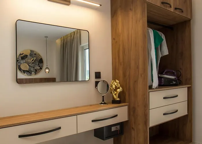 Jns Premium Faliráki